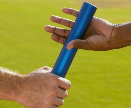 kaiyun网站-CBA赛场上青春与热血交织，cba合作视频