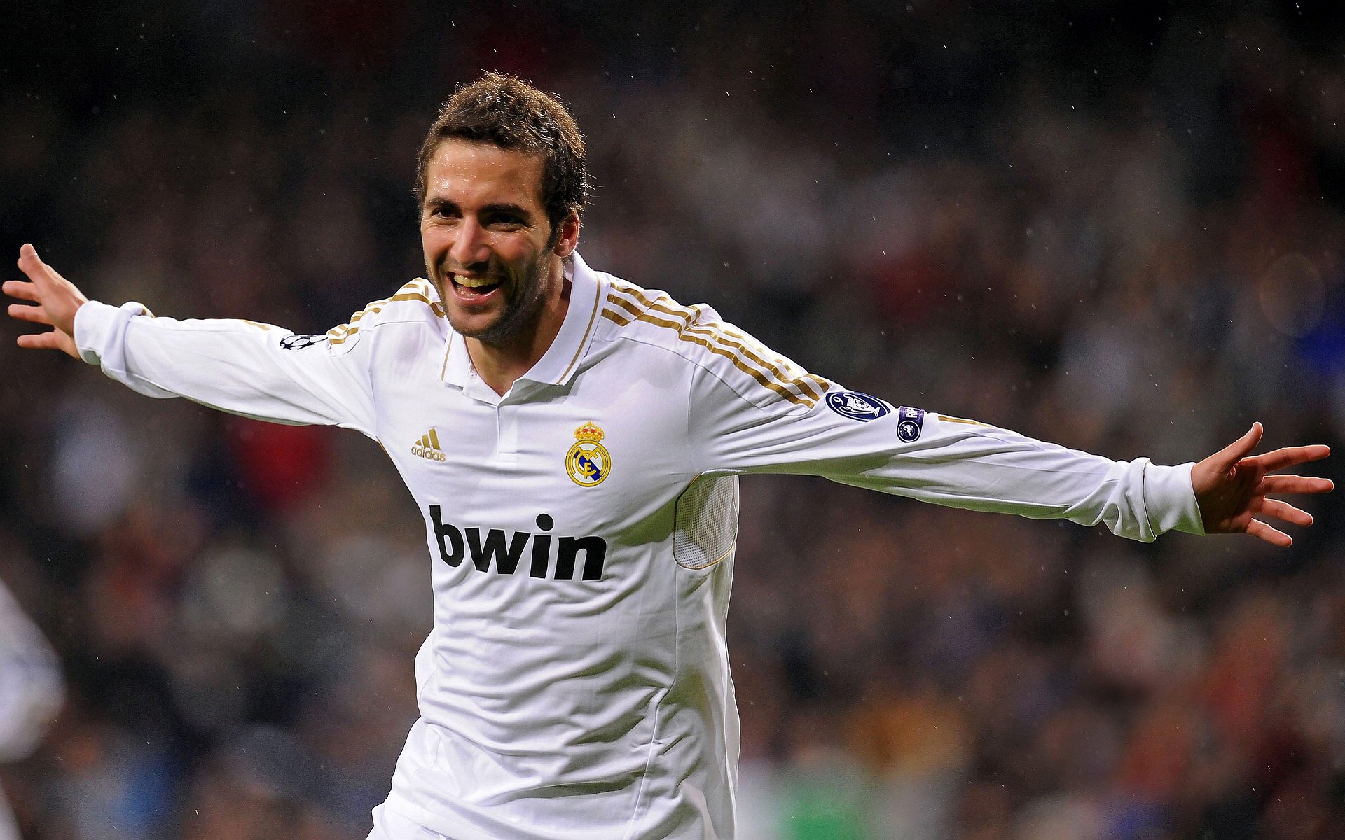 巴黎圣日耳曼强势领先，稳步迈向新一季冠军